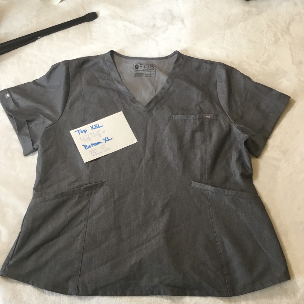 Figs Women's Scrub Set Tech. Collection Gray top XXL bottom XL great condition